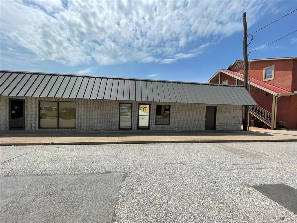 Holcombs First - Commercial Lease