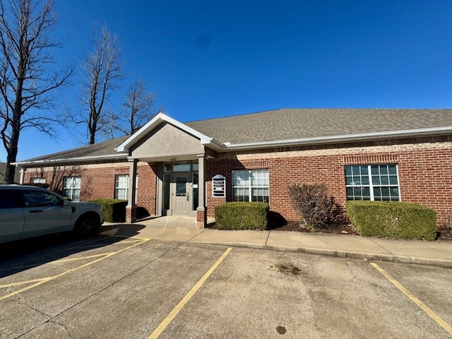 Interior Office unit in multi tenant building. Has access to common breakroom and restrooms. Key code access to exterior door.