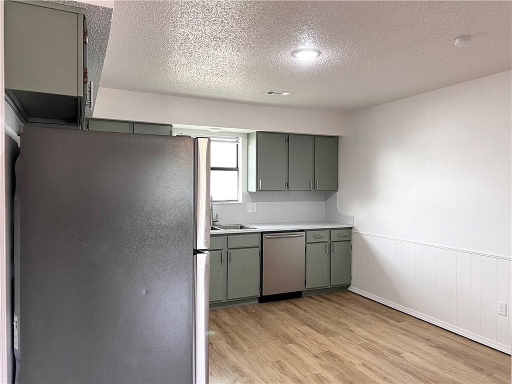 Dixieland Village 1st Add Rogers - Residential Lease