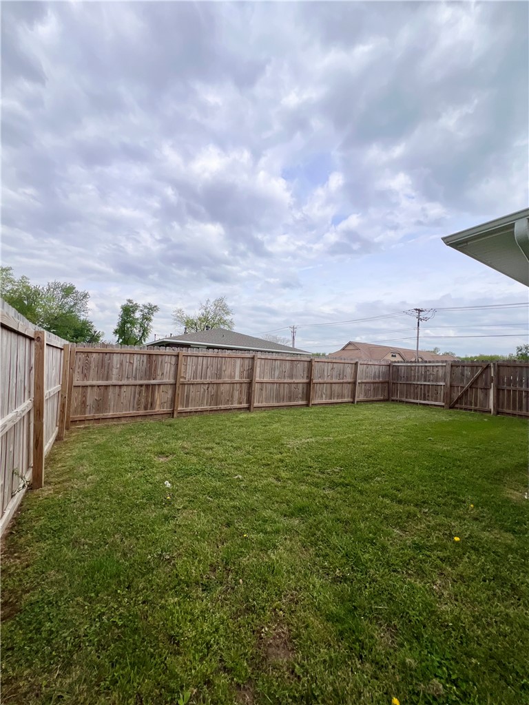 Dixieland Village 1st Add Rogers - Residential Lease