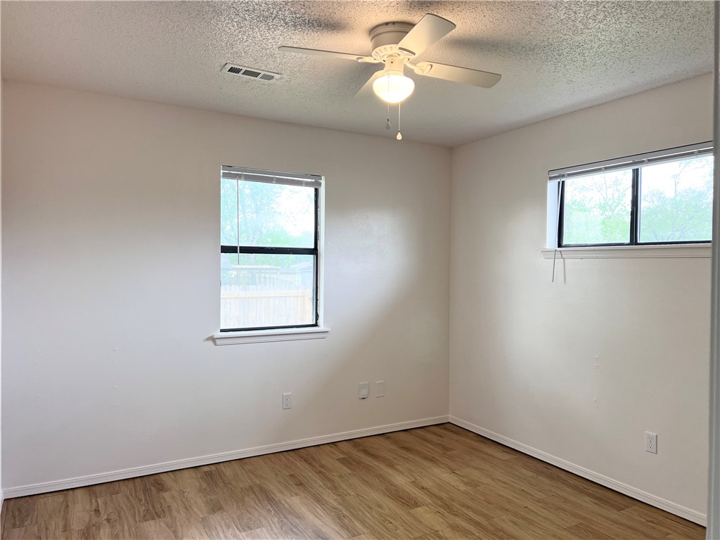 Dixieland Village 1st Add Rogers - Residential Lease