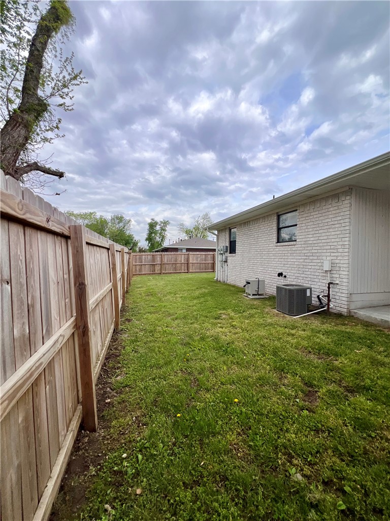 Dixieland Village 1st Add Rogers - Residential Lease