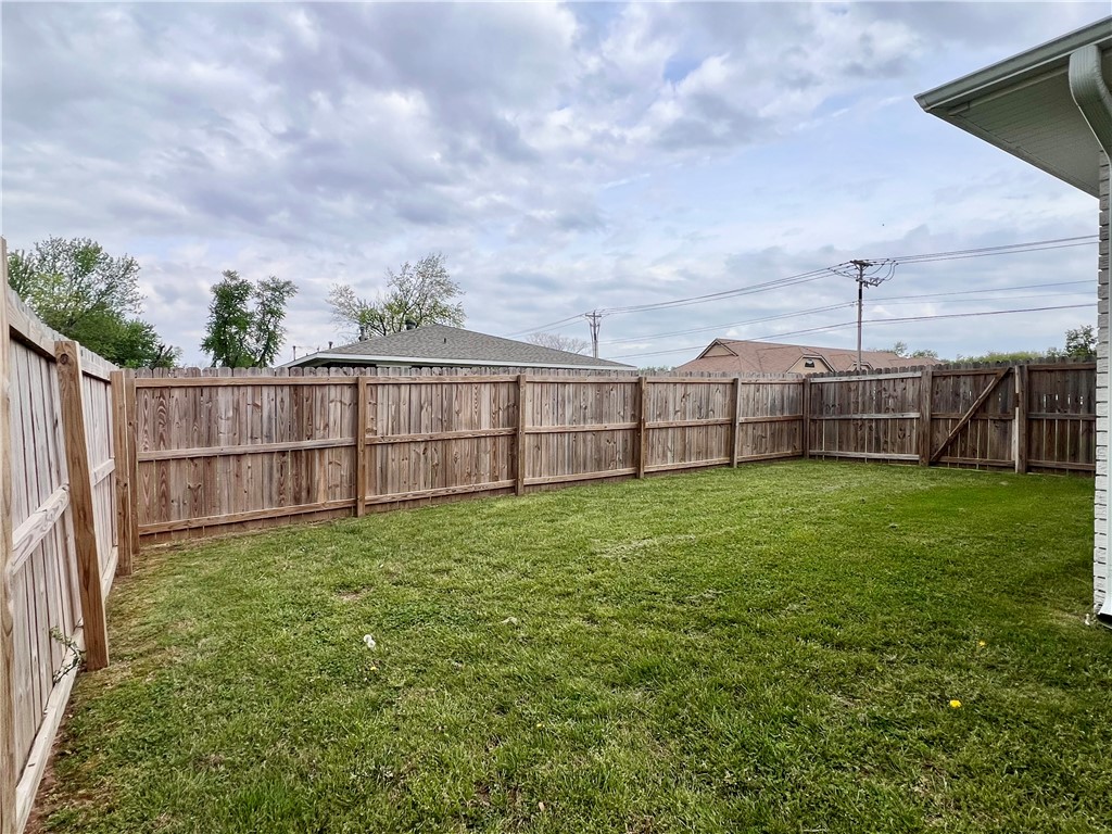 Dixieland Village 1st Add Rogers - Residential Lease