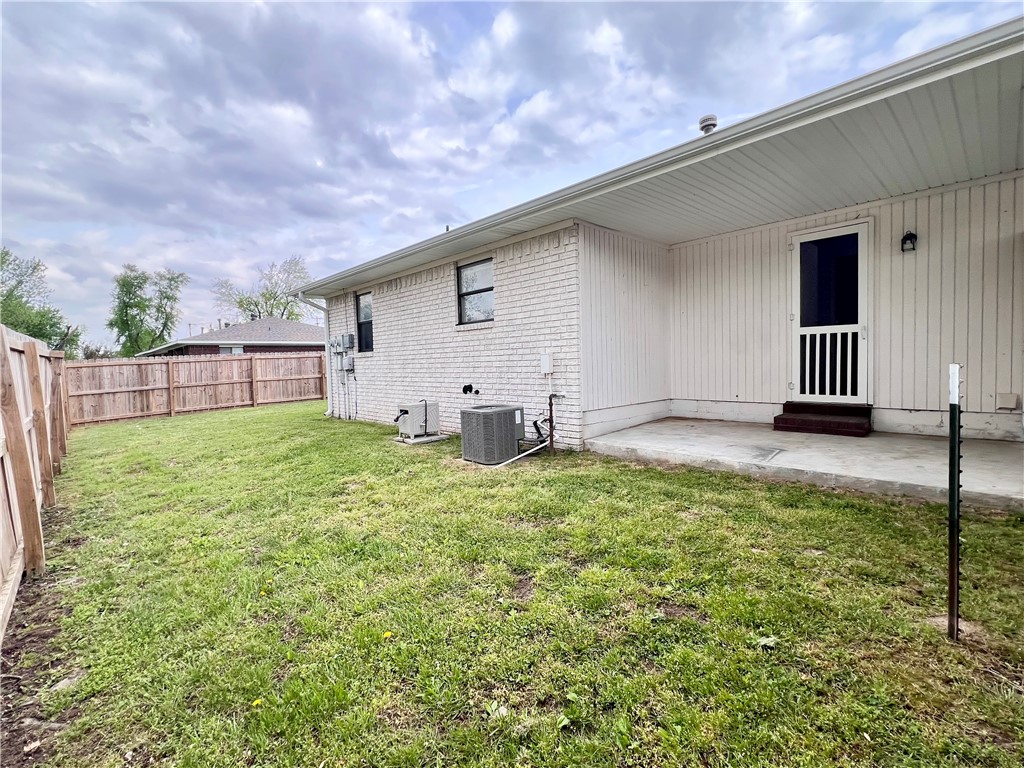 Dixieland Village 1st Add Rogers - Residential Lease