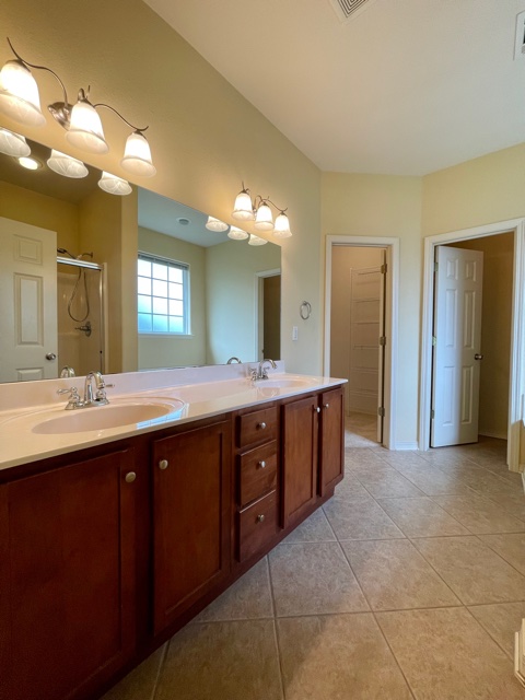 Crofton Manor Sub - Residential Lease