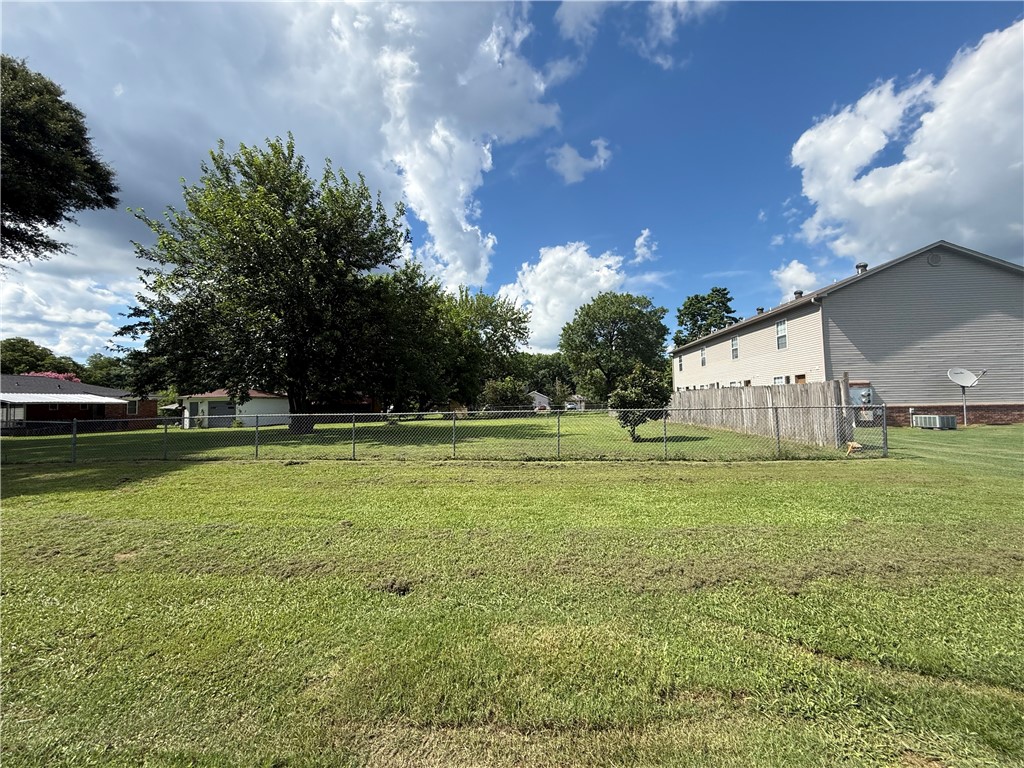 Investors Special! City lot in Russellville perfect for duplex or home! Listing is for lot only not the house!