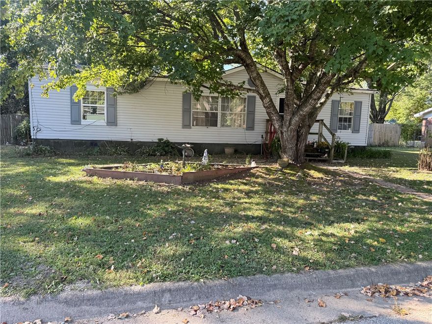 Very spacious 3 bedroom and 2 bathroom project home with huge backyard. Perfect for hosting BBQ/yard game get-together's. Located on a dead-end street, sitting on a permanent foundation.