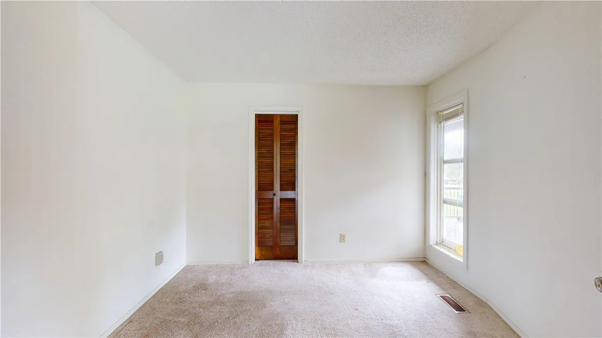 Bella Vista, Arkansas 72714, United States, 3 Bedrooms Bedrooms, ,2 BathroomsBathrooms,Residential,Pending,152495