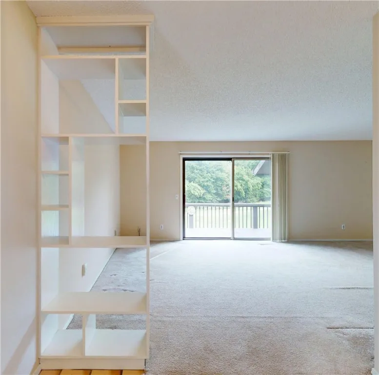 Bella Vista, Arkansas 72714, United States, 3 Bedrooms Bedrooms, ,2 BathroomsBathrooms,Residential,Pending,152495