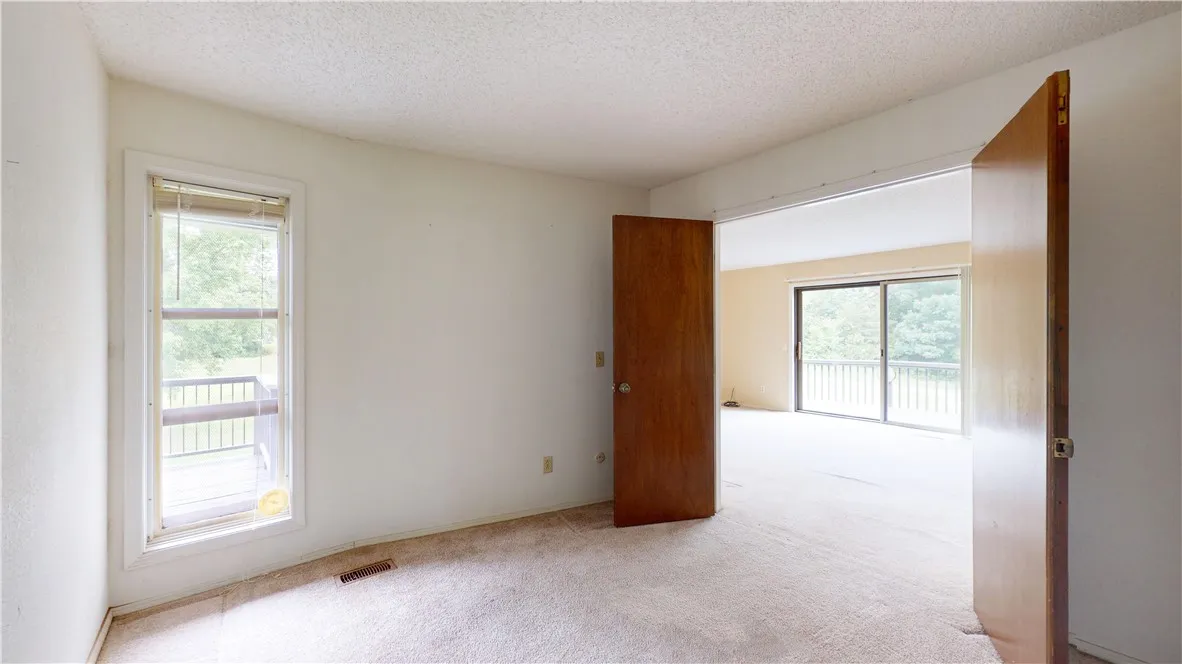 Bella Vista, Arkansas 72714, United States, 3 Bedrooms Bedrooms, ,2 BathroomsBathrooms,Residential,Pending,152495