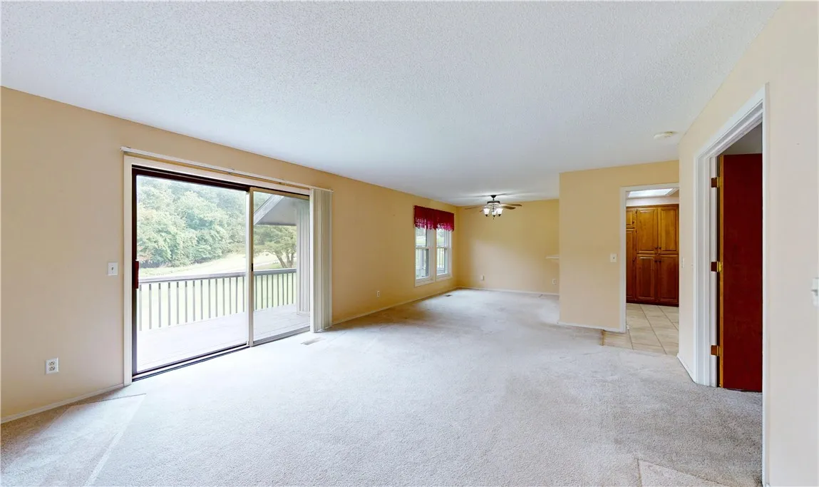 Bella Vista, Arkansas 72714, United States, 3 Bedrooms Bedrooms, ,2 BathroomsBathrooms,Residential,Pending,152495