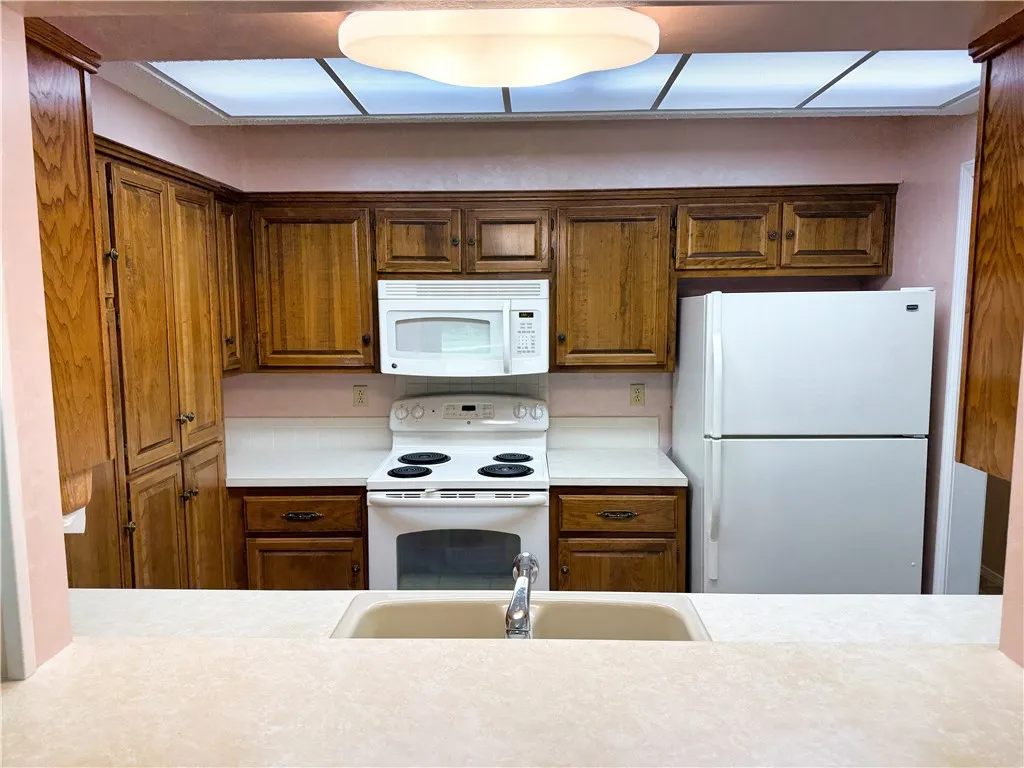 Bella Vista, Arkansas 72714, United States, 3 Bedrooms Bedrooms, ,2 BathroomsBathrooms,Residential,Pending,152495