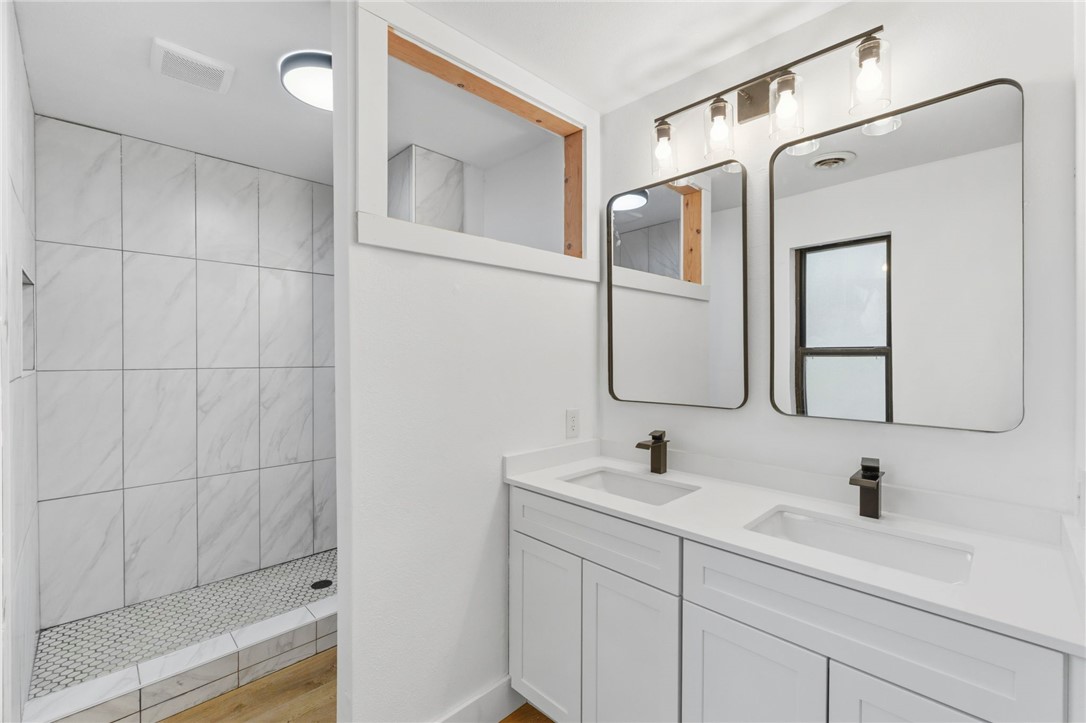 North Brush Creek Hills Unit 1 Rogers - Residential