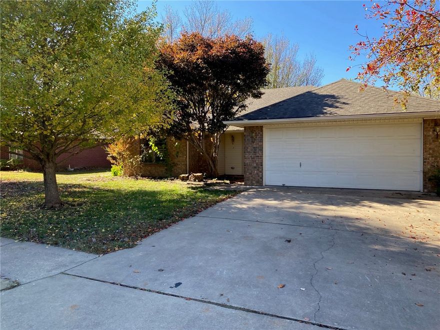 This charming 3 bed/2 bath home is located just off Central and is easy access to I-49. Close to Parks, Trails, Walmart's ISD building and very close to the future home office building site, and a quick drive to the Downtown Bentonville square. Home features include a covered back patio, and UV light filtration within HVAC system!!