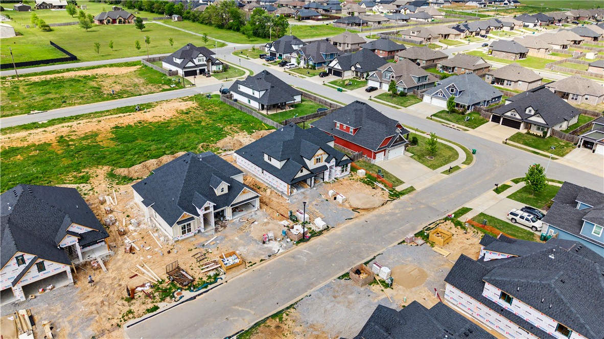 MAPLE ESTATES PH III-CENTERTON - Residential