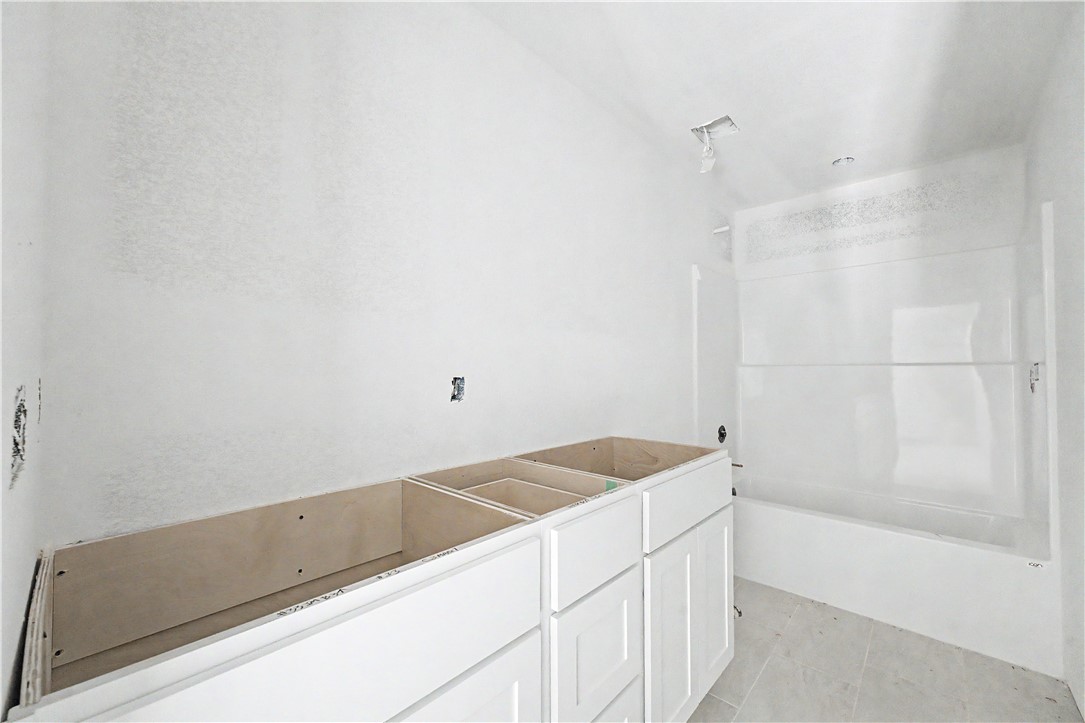 MAPLE ESTATES PH III-CENTERTON - Residential