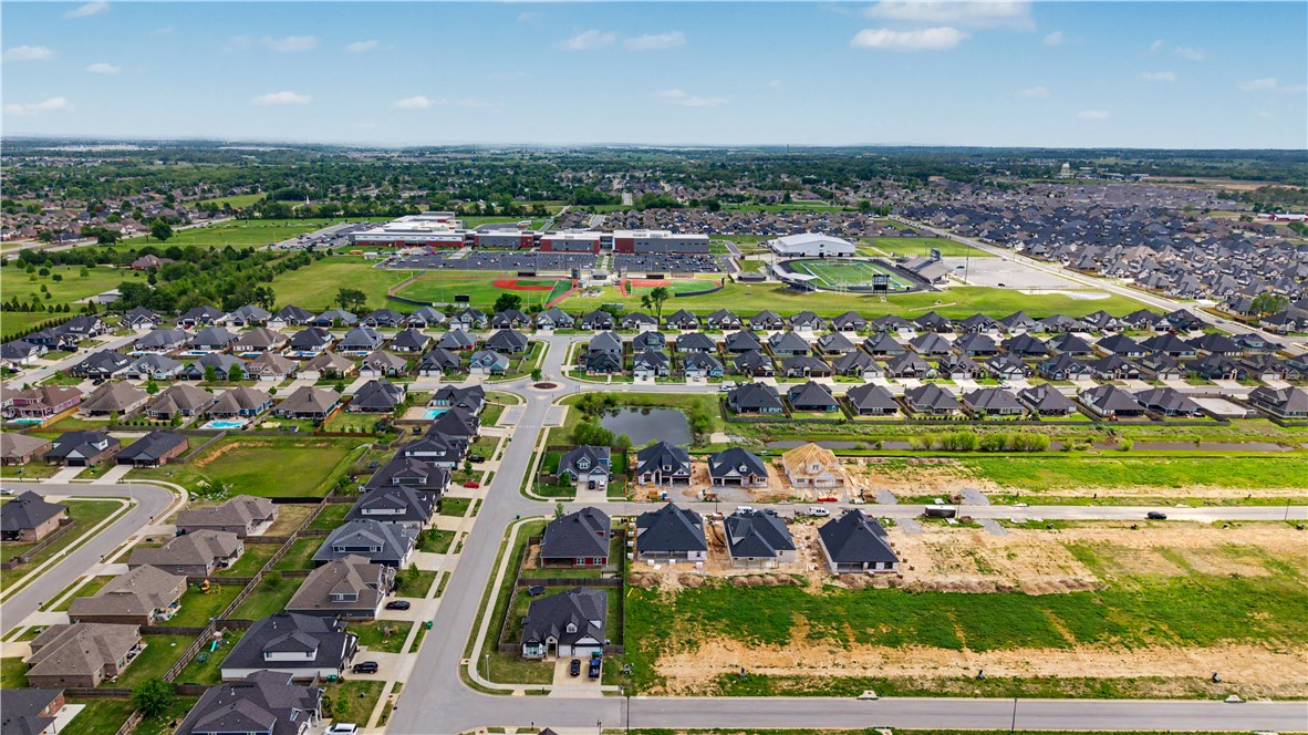 MAPLE ESTATES PH III-CENTERTON - Residential