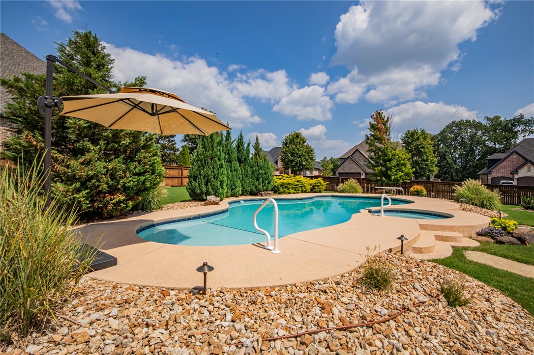 Amber Ridge At Woods Creek Bentonville - Residential