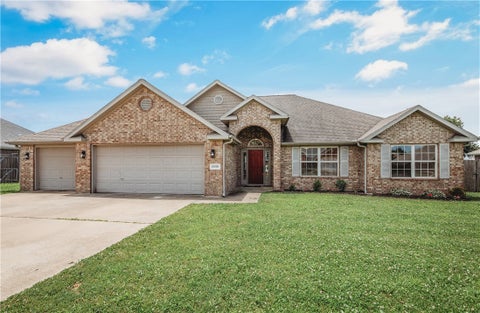 Photo of 6010 Overland Drive, Siloam Springs, AR 72761 (MLS # 1352663)