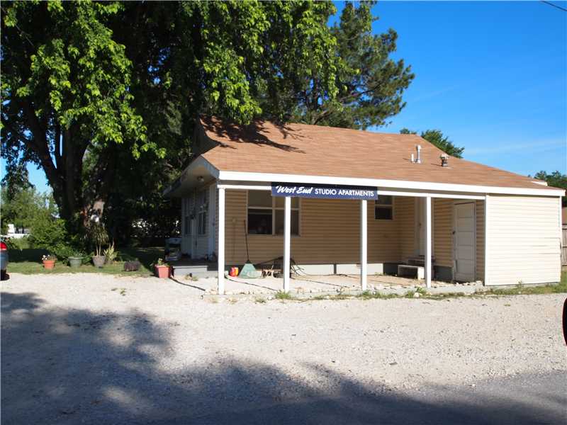 50 UNIT COMPLEX NEAR U OF A & I-540. 4 BUILDINGS W/ TOTAL OF 50 UNITS PLUS ADD LOT FRONTING WEDINGTON. GROSS INCOME REFLECTS 3/12 RENT ROLL. 2 OF 4 BUILDINGS HAVE HAD FULL (GUTTED) REMODELS. OTHER TWO HAVE HAD REMODEL COMPLETED AFTER VACANCY.,MANY EXTERIOR IMPROVEMENTS MADE AS WELL. AVG RENT FROM 3/12 RENT ROLL IS $376.00. FANTASTIC OCCUPANCY RATE.