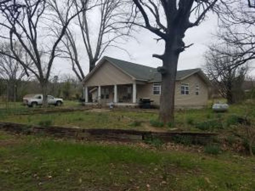 3 bedroom 1 bath home on 4.3 acres. This home has been remodeled and the bathroom offers a walk in shower and a Jacuzzi tub.