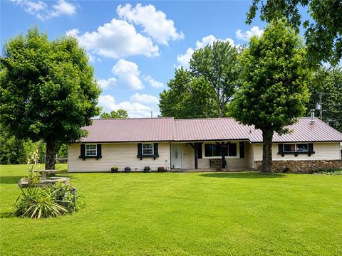 Photo of 3194 N 56th Street, Springdale, AR 72762 (MLS # 1351489)
