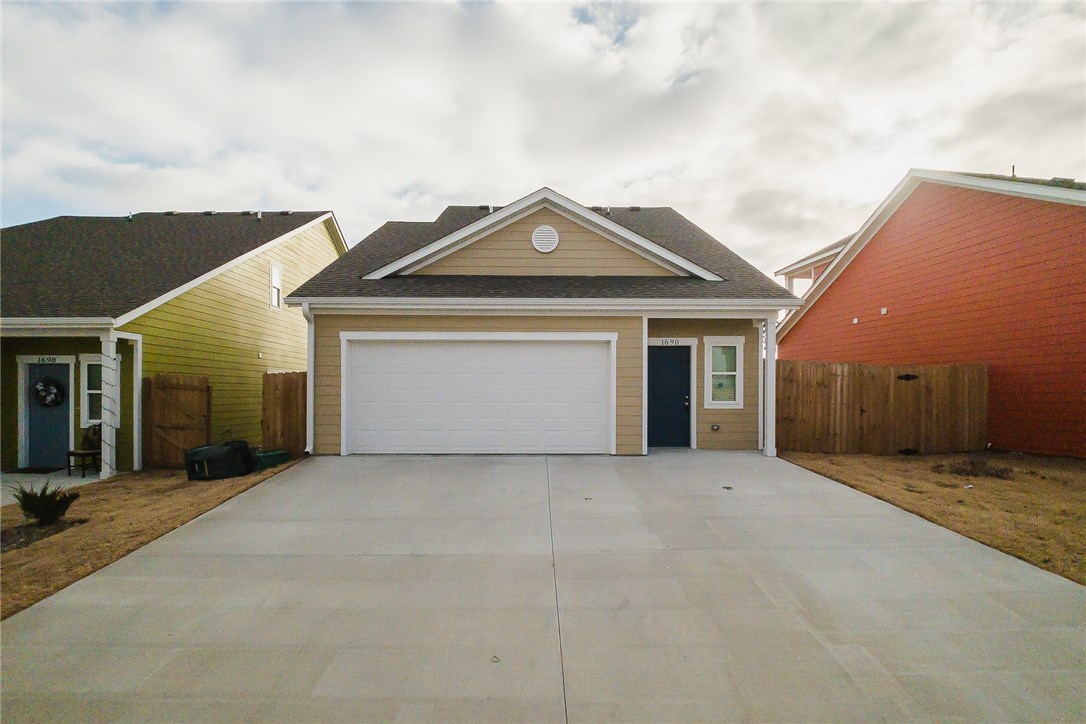 Row Homes at the Links - Residential Lease