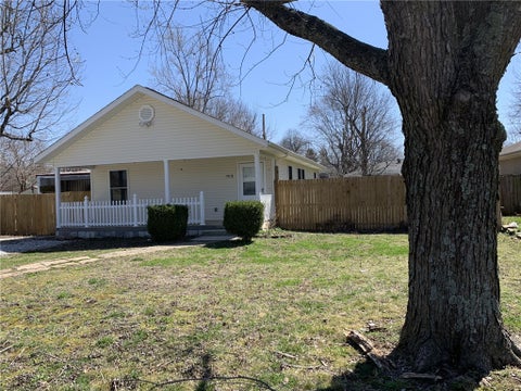 Photo of 703 NW 14th Street, Bentonville, AR 72712 (MLS # 1361658)