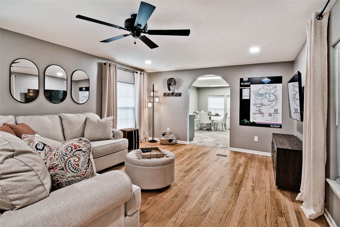 Country living in town with this completely remodeled designer decorated and fully furnished two bed one and a half bath property on half an acre. Hardwood floors in the living room all new appliances, located in Bentonville School District with lots of level yard space surrounding the home. Located in the middle of Bella Vista close to Metfield Clubhouse, trails, all services, lakes, golf courses and city amenities but fells like you are out in the country. Long gravel road to access the home off of County Road. Large flat parking area with access to a storage shed. No garage or covered parking is available. No pets, no smoking deposit is first months rent for qualified renters. Renter pays, electricity, trash, Internet, propane. Current monthly rent price includes lawn maintenance by landlord. On septic system and well for water.