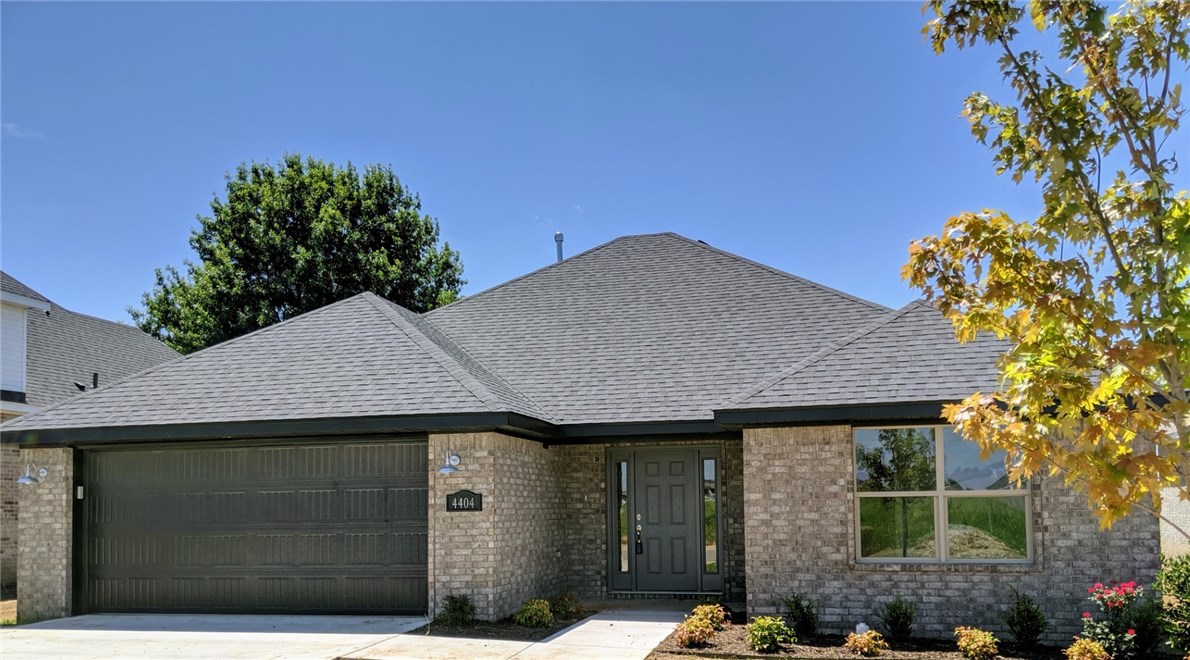Built by Riggins Custom Homes, This 3 bed 2 bath home boasts beautiful crown molding, hardwood flooring in Living Room, Entry, Ceramic tile in Kitchen, & Breakfast Nook, granite counter tops, SS appliances Gas Range, low e windows, landscaping package, fully sodded yard. Limited 1 yr builders warranty. Located in Cornerstone S/D complete with playground & community pool. Great Investment Opportunity!