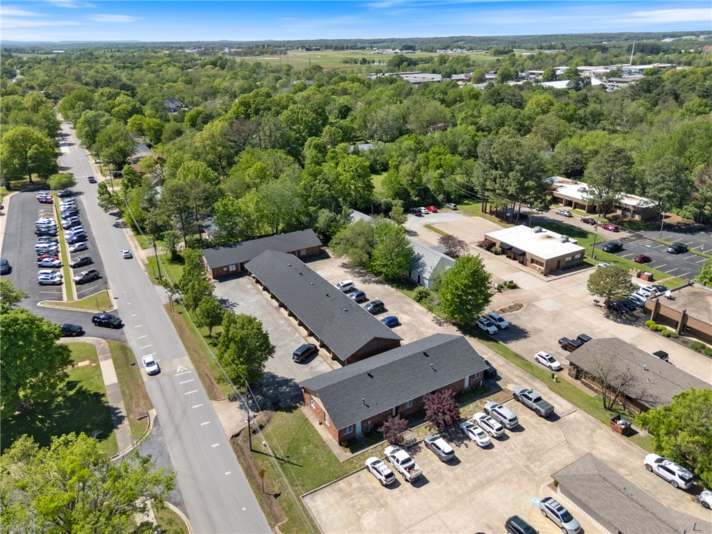 3-16-30 FAYETTEVILLE OUTLOTS - Commercial Lease