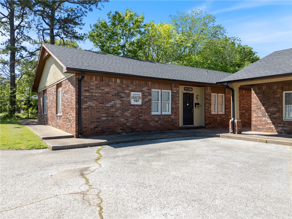 3-16-30 FAYETTEVILLE OUTLOTS - Commercial Lease