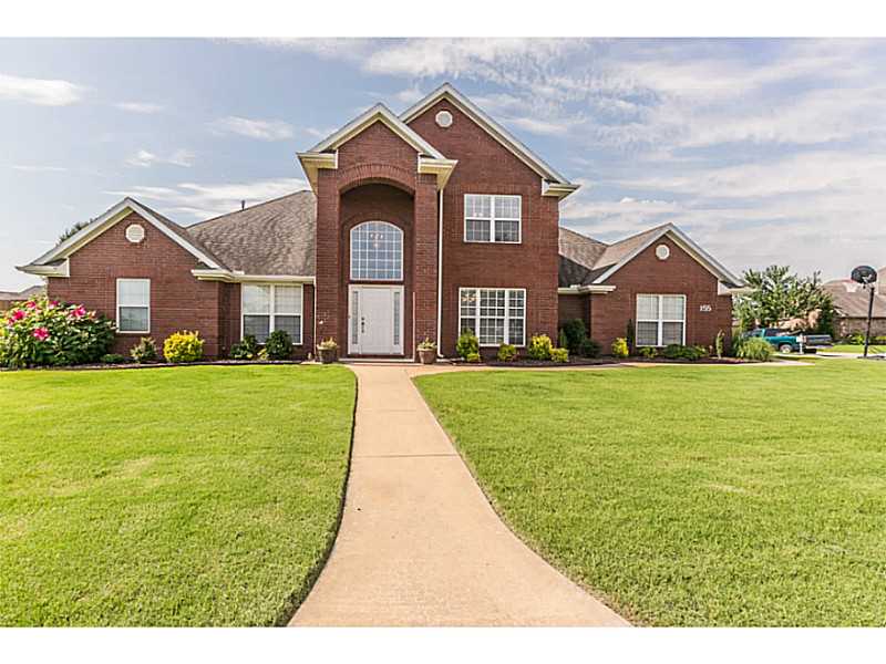 BEAUTIFUL LANDSCAPED 4BD/3BA HOME ON GREAT CORNER LOT. HOME FEATURES BRAND NEW HARD WOOD FLOORS, GRANITE COUNTER TOPS AND CHERRY CABINETS WITH PLENTY OF STORAGE SPACE. BEAUTIFUL GAS LOG FIREPLACE IS THE CENTER PIECE OF THE LIVING ROOM. MASTER BEDROOM AND,ADDITIONAL BEDROOM ARE DOWNSTAIRS. UPSTAIRS FEATURES 2 BEDROOMS AND LOFT LIVING AREA. LARGE UTILITY ROOM WITH STORAGE SPACE AND SINK. BACKYARD HAS COVERED PATIO AND FENCED IN BACKYARD. DONT MISS OUT! CONVIENIENT TO NEW FARMINGTON BASKETBALL ARENA!