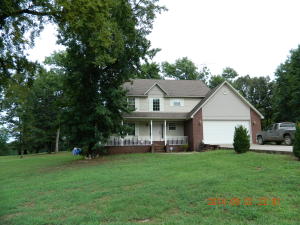Exquisite Country Estate w/ picturesque views of the AR River, lush lawn, & fish pond. Beautifully designed!!! Abundant living space including alarge country kitchen, den w/ entertainment center, breakfast room w/ tray ceiling, formal dining, & formal living. Valuable outdoor space includinga sun deck and wrap-around front covered porch. Established shad trees and abundant wildlife.