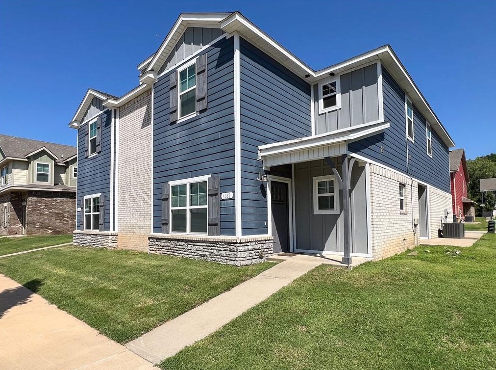 Great investment opportunity near the University of Arkansas. Built in 2018, the duplex has 4 bedrooms with 4 en-suite bathrooms and one half bath. It has a large living room space, granite counters, a 2 car garage, and a patio.