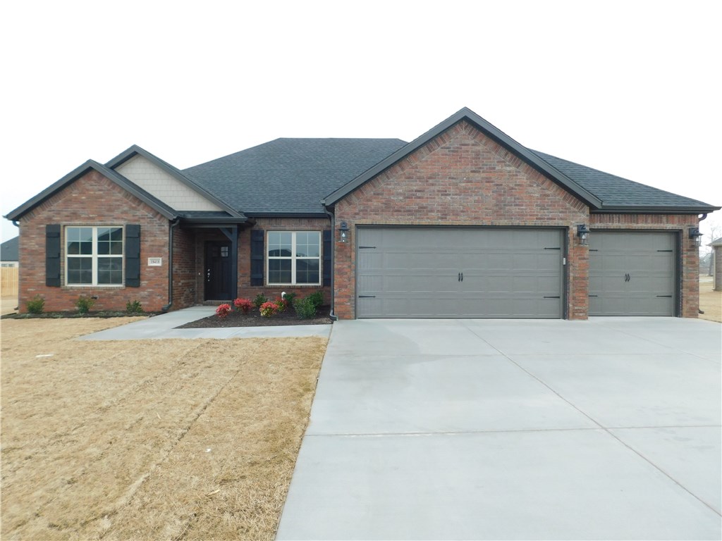 Beautiful new 4BR/2BA/3 car garage home on huge .40 acre lot located in Harber School District. Formal dining room, office/study with french doors, covered patio, granite counter tops, stainless appliances, open floor plan, gas cook top, crown molding, wood floors and many high quality finishing touches. To be completed by March 15th! Don't miss it!