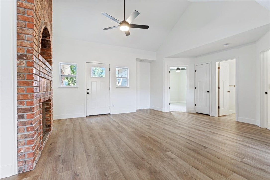 423 N 37th Place