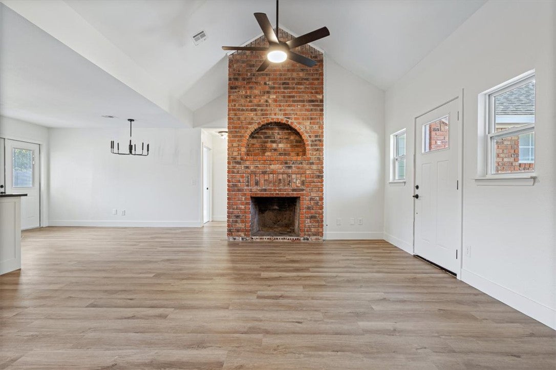 423 N 37th Place
