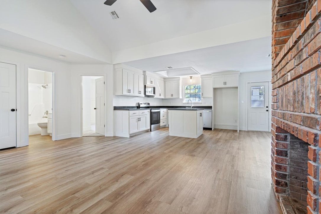 423 N 37th Place