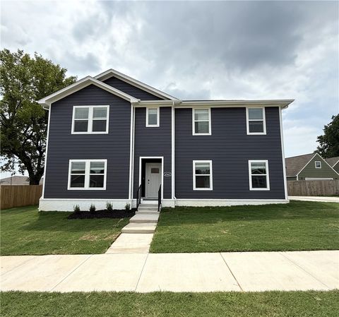 Photo of 850 Hudson Street, Prairie Grove, AR 72753 (MLS # 1339248)