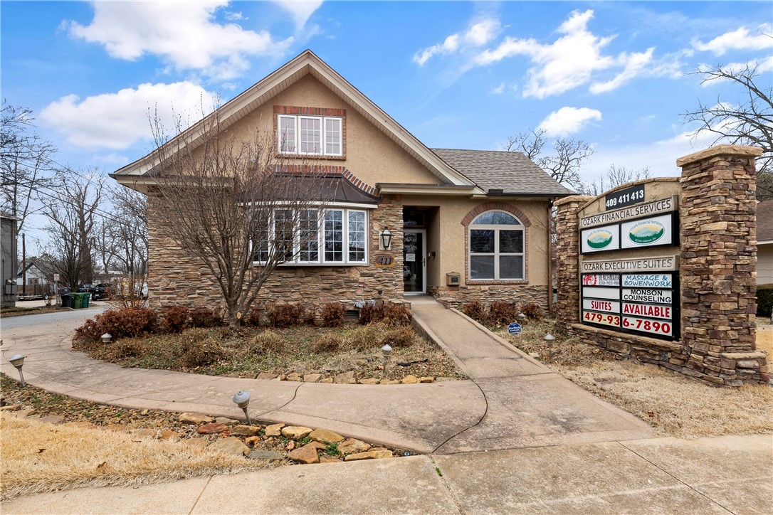 Great location executive private office with reception desk, waiting area, full kitchen, break room and 3 office spaces. Large parking lot for you and your clients use. This property is just an easy walk to all of the downtown Rogers restaurants, shops and Railyard Park.