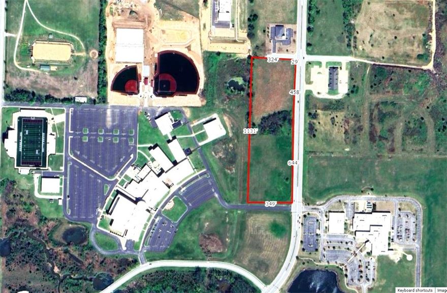 Great commercial property, level land, close to the High School and Hospital.  Easy access to Hwys 412 and 59 too.