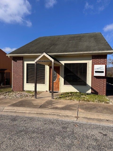 Photo of 1 Blue Water Circle, Holiday Island, AR 72631 (MLS # 1330276)