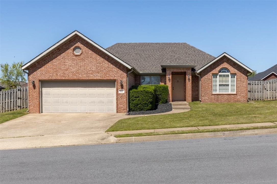 This full-brick home in established Sienna Estates offers a smart split bedroom floor plan, great ceiling heights, and a formal dining area off the entry that could be a nice office, piano & music room, or cozy extra living space. Conveniently located just a block away from the community clubhouse and just up the hill from Hwy 102 access, restaurants & shops. Walkable neighborhood with a fishing pond, playground & pool. NEW A/C unit, updated heat unit (2016) & roof approximately 3 years old. Granite kitchen counters, gas log fireplace in the spacious living room, and roomy primary suite with whirlpool tub & walk-in closet. Sellers offering up to $4500 in concessions for closing costs, cosmetic updates or rate buy-down - YOU CHOOSE! Appliances convey. Great property for investment portfolio or 1st-time home buyers. Lender info available upon request to get you purchase ready!