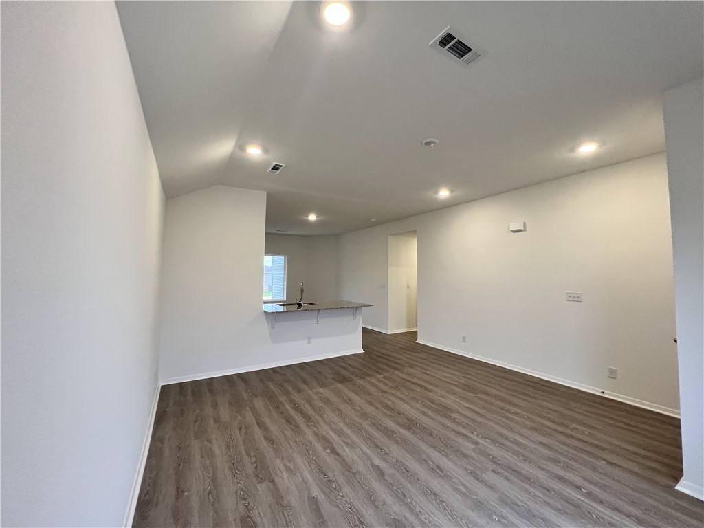 WALNUT HILL SUB PH V-PEA RIDGE - Residential Lease