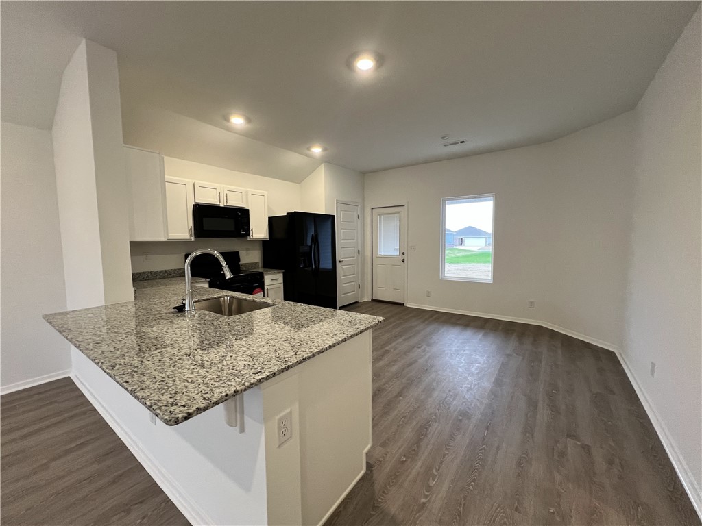 WALNUT HILL SUB PH V-PEA RIDGE - Residential Lease