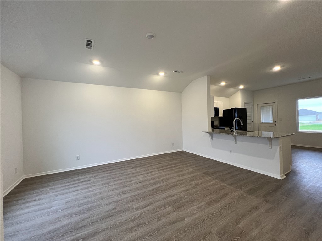 WALNUT HILL SUB PH V-PEA RIDGE - Residential Lease