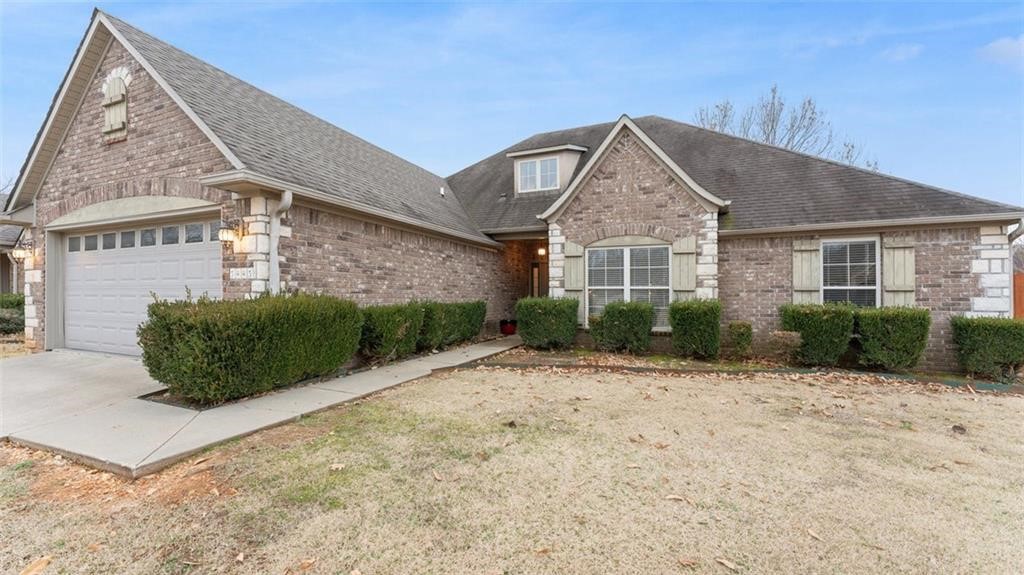 4-Bedroom Home in a Great Location! This 4-bedroom, 2-bathroom home is freshly painted and ready for you to move in! Located in a great area, it’s close to trails, parks, and all the conveniences of Fayetteville. With easy access to I-49, getting around town is quick and simple. Plenty of space for family, guests, or a home office—this home has everything you need. Come take a look! Easy to show