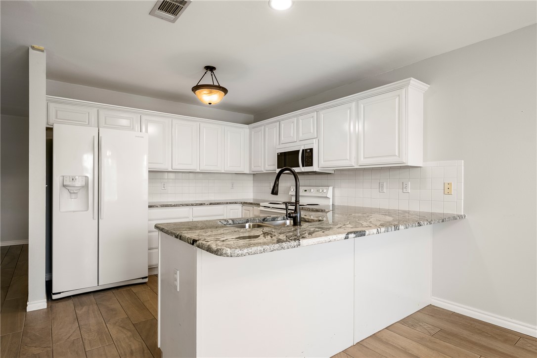 Champions Estates Rogers - Residential