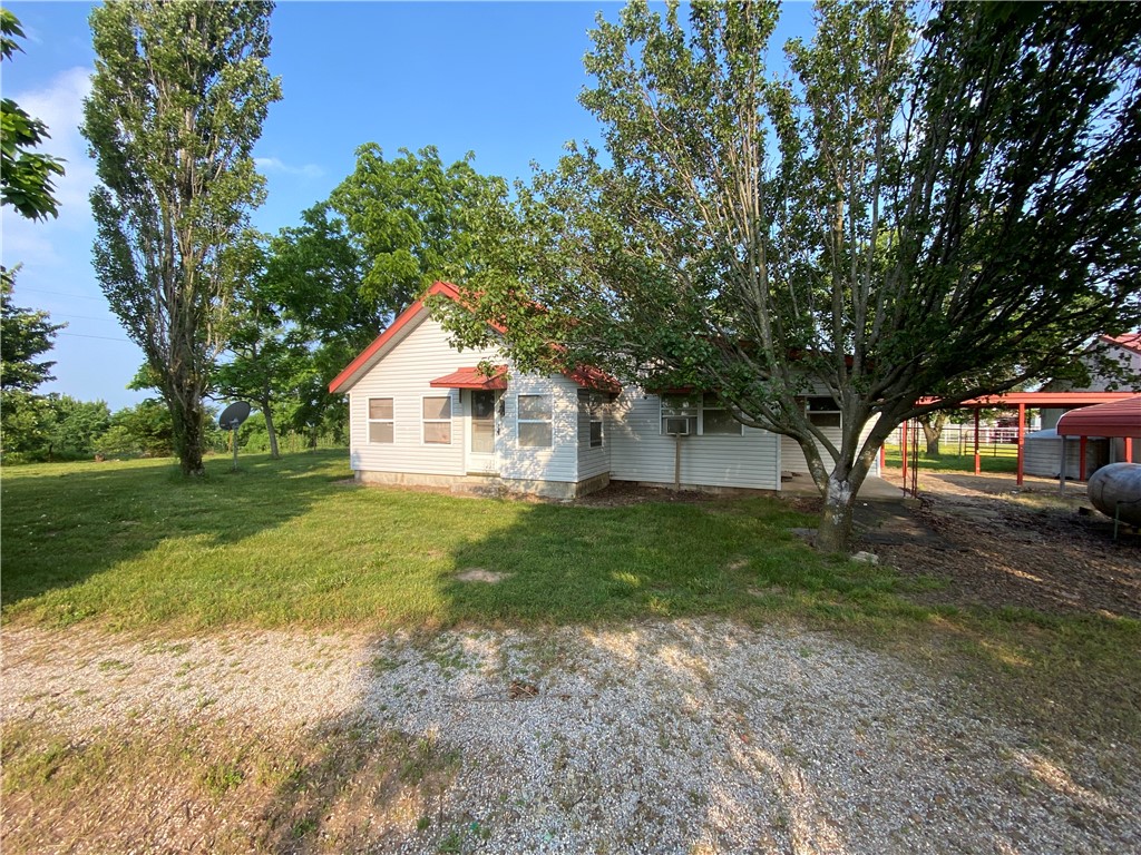 Beautiful mountaintop cattle farm, located in Wesley, AR, approx 30 minutes to Fayetteville, AR. 25 mintues to Huntsville, AR. Great hunting property. Beautiful views of the Ozark Mountains and a producing cattle farm, multipe ponds, corrals, barns, etc. Fenced and crossed fenced for rotaional grazing. Please don't miss the opportunity to own your own moutaintop property in the Ozark Mountains. Pending before print